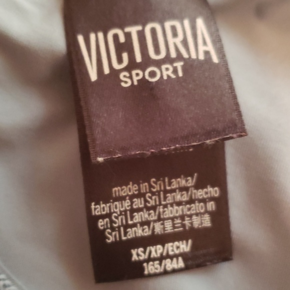 Victoria sport open slit back tank - Picture 4 of 5